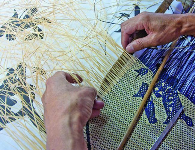 老篾匠用竹编成二维码,扫一扫还能跳转,厉害skr人了!