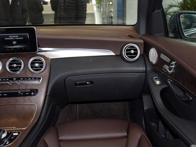 北京奔驰 奔驰glc 2016款 glc 300 4matic 动感型