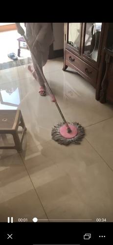 听说帮妈妈做家务的女孩是最美的,我帮妈妈拖拖地,妈妈说美不美不知道