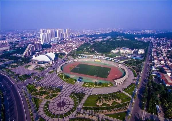 邹城市体育中心