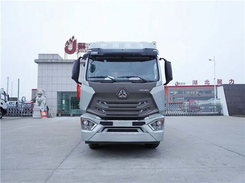 重汽豪瀚冷藏车270马力试驾体验