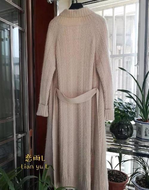 羊绒合股编织超拉风的女士棒针系带风衣外套附图解