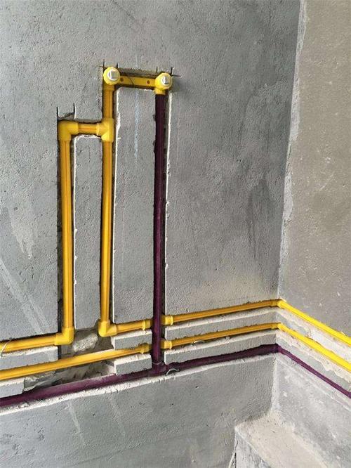 谁有回水管现场安装图只需看这2个位置即可