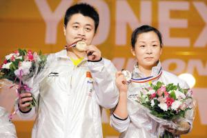 北京时间昨日,在羽毛球世锦赛男子单打决赛中,中国选手陈金终于实现了