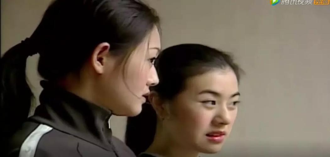 同样是贫困生的李真,存在感最强的就是千惠和百合了,有时候甚至觉得