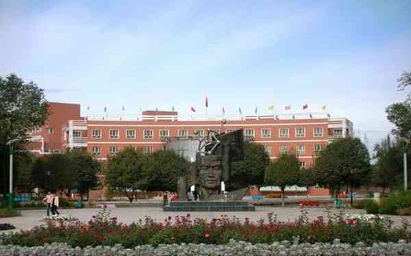 新疆轻工职业技术学院排名_地址_简介-申请方