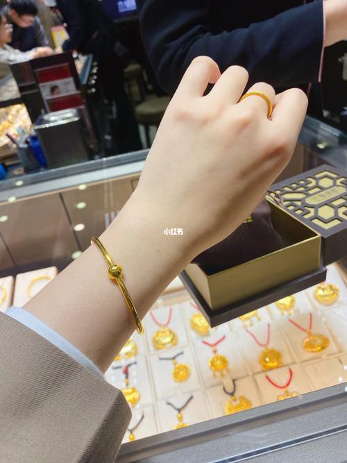六福黄金贵妃光圈手镯_黄金_手镯_六福珠宝怎么样_六福珠宝(王府井