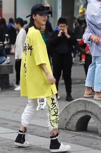 帆布鞋最近火了一种鞋带绑法:叫"脚踝式绑带" 九分裤,巨潮!