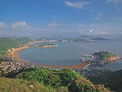 衢山岛(又称大衢)位于浙江舟山市高亭镇东北27千米处,面积59.