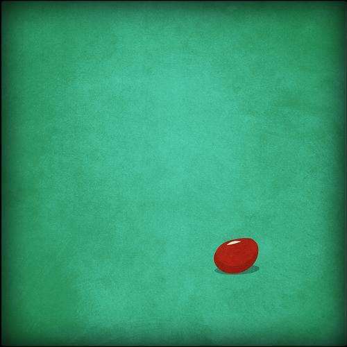 命运好幽默/让爱的人都沉默/一整个宇宙/换一颗红豆