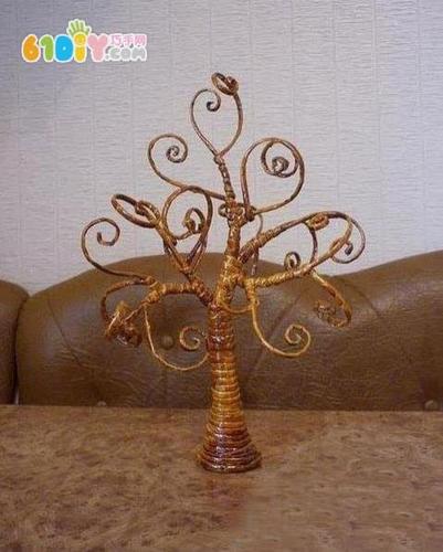 幼儿园废报纸手工树-废报纸制作手工树