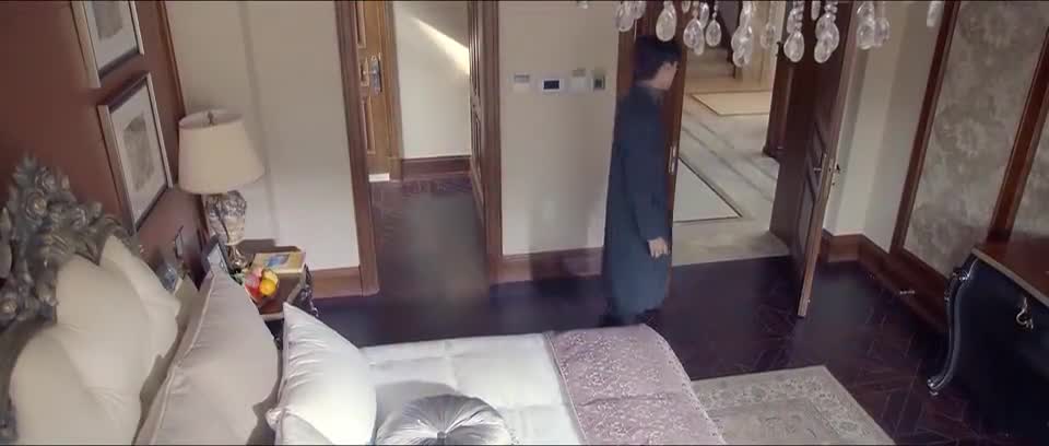 一笑倾城 为您推荐: 总裁在上:宫欧吃醋,质问时小念,声音大到要把耳朵