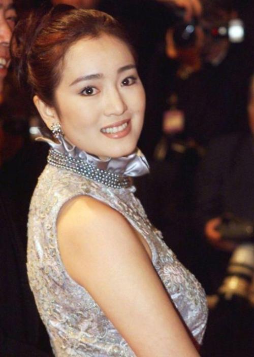 巩俐是第一位登上《时代周刊》封面,享誉"最美的东方女人"!