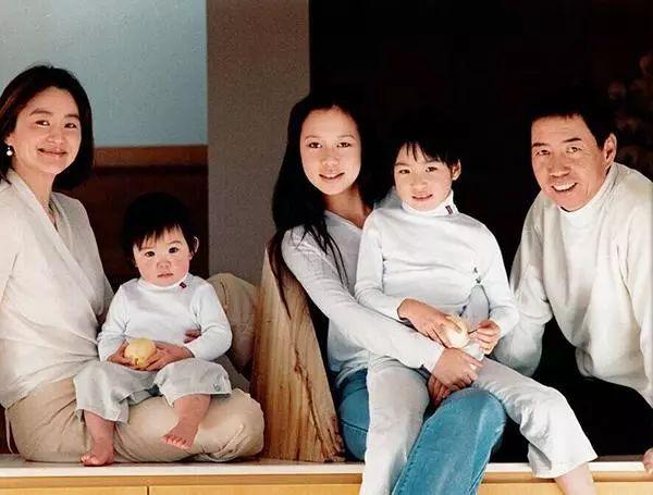 后来有人问起林青霞当年为什么会嫁给邢李原,林青霞如是答道