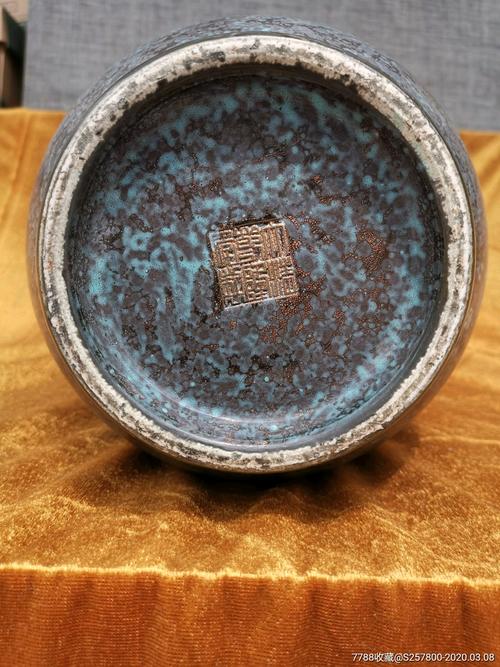 古玩古董瓷器清乾隆官窑仿青铜器洗口开光龙纹瓶(非卖