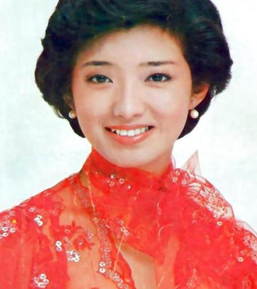 一代女神山口百惠年轻珍贵照:张张清纯可爱,漂亮迷人