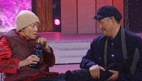 2008年春晚,小品《火炬手》是截至目前,"白云黑土"系列小品的第四部