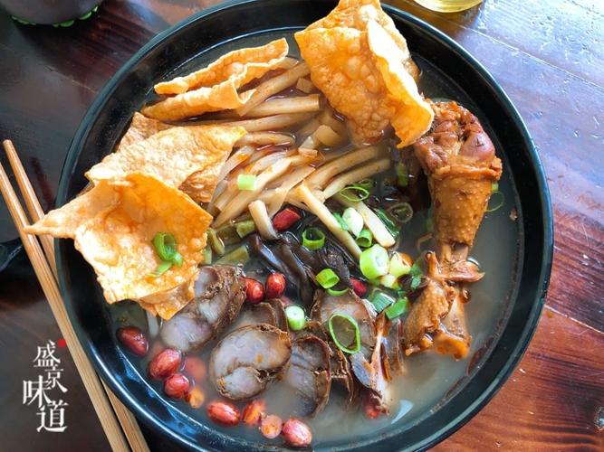 鸡腿螺蛳粉0616一定会加烧肠但是都有一个共同点来来往往的客人也