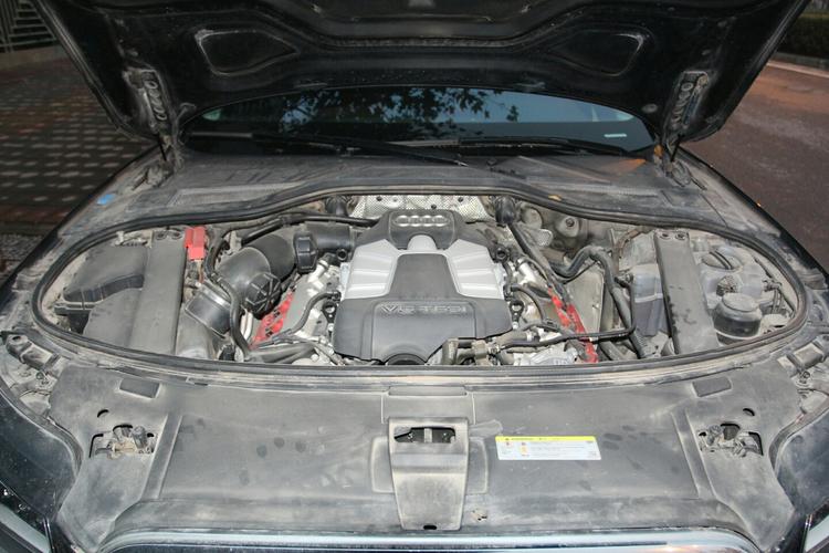 奥迪-a8 2013款 a8l 45 tfsi quattro专享型
