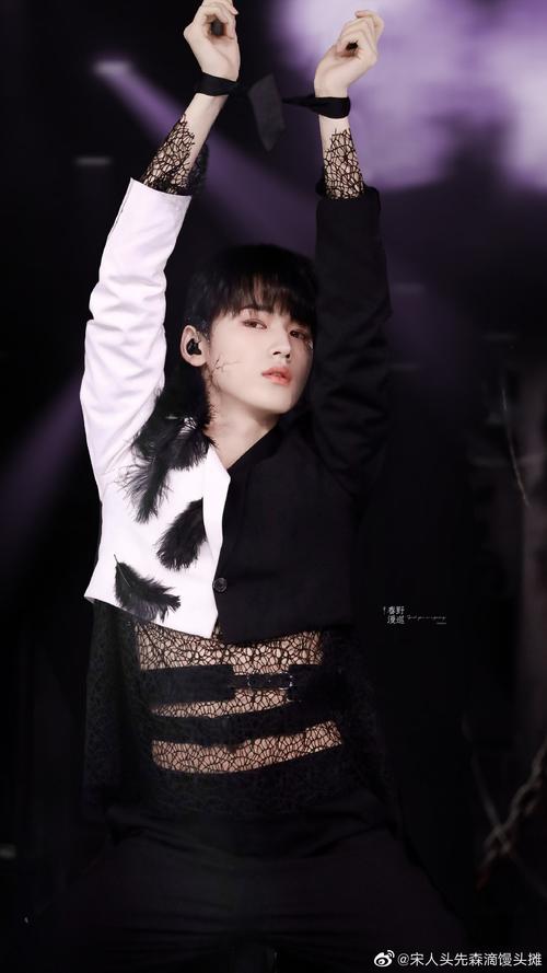 宋亚轩火力全开妆造!封神现场!站姐好给力!