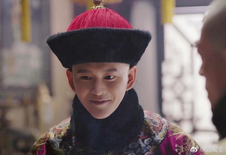 如懿传 李玉的饰演者@黄宥明 再送绒花给惢心