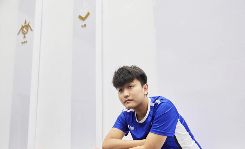 kpl猫神人品高于久诚,合同出问题dyg斥巨资保久诚,es却毫无动静