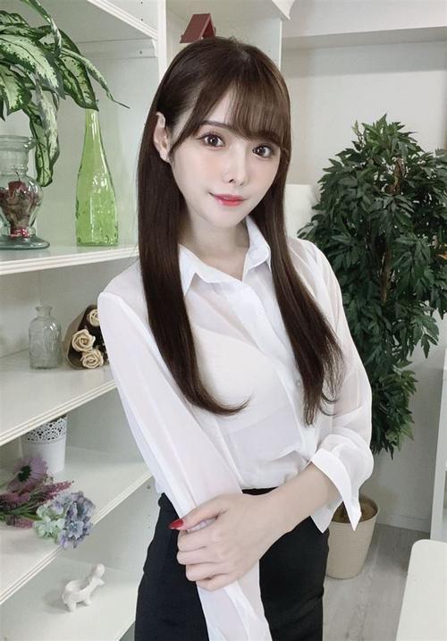 桥本有菜透明衬衫曝光,内在美看光,粉丝纷纷直呼性感!