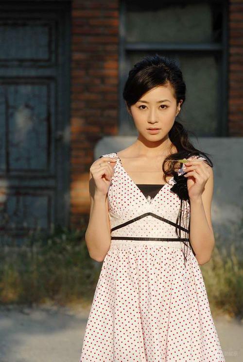 资料:唐德凤凰演艺经纪公司签约艺人--付然