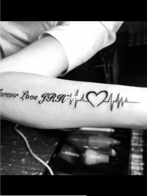 一个深爱的永远的离开!她想用纹身永远的记_纹身_美妆