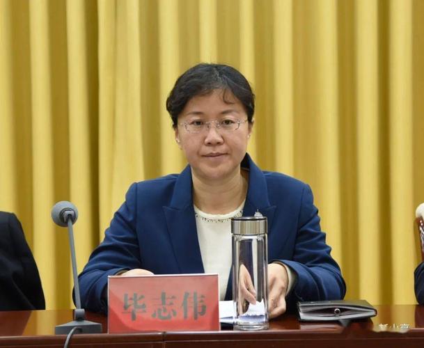 全区新旧动能转换项目推进总结会议召开