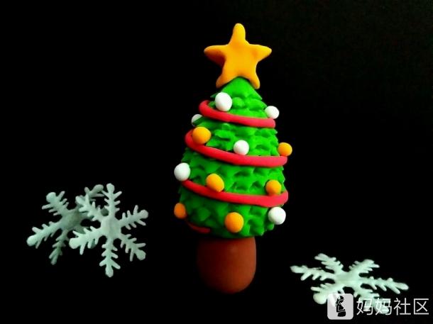 今天做的这一款圣诞树有用到剪刀,还有以下五种颜色的超轻黏土.