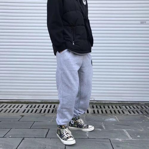 匡威converse休闲卫裤上身百搭必备的一条搭配.