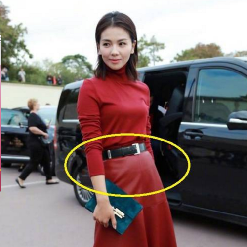 刘涛的肚子为什么亮了?