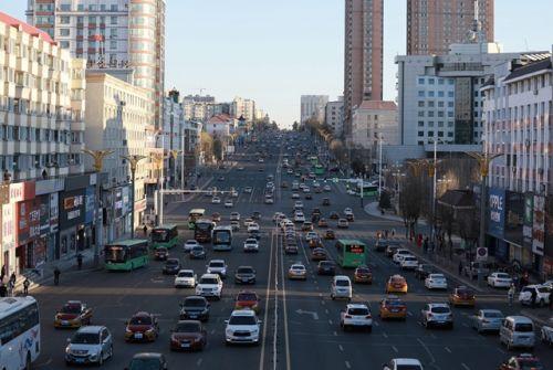 作为黑龙江省辖地级市,鹤岗北面与俄罗斯隔江相望,东南临松花江与