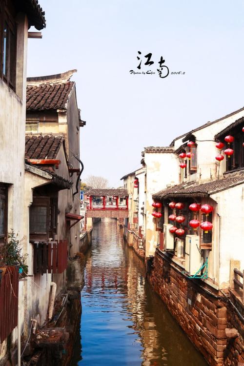 苏州是个水乡,河道多,桥多,而山塘街是最具苏州街巷