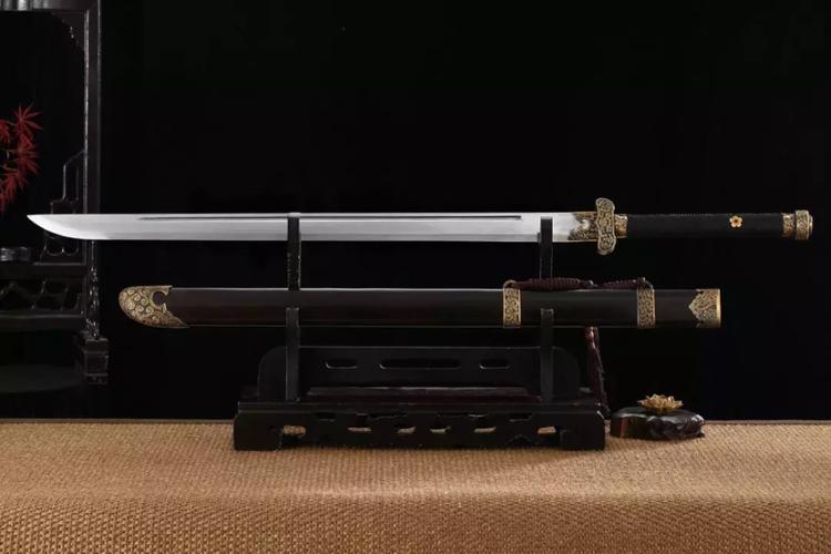 战无不胜,张起灵和他手中的霸气神兵——黑金古刀