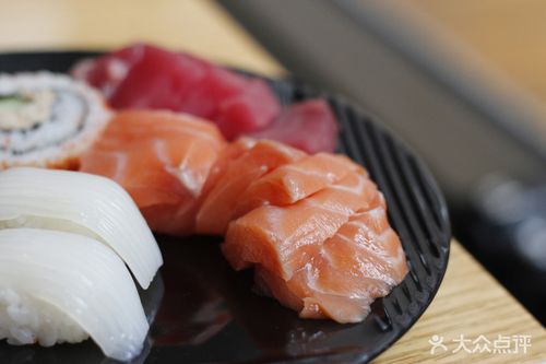 香格里拉咖啡苑自助餐三文鱼生鱼片图片 - 第3张