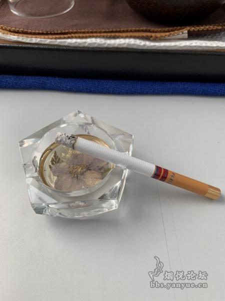 呼伦贝尔(天之韵)中支新品烟_香烟批发网