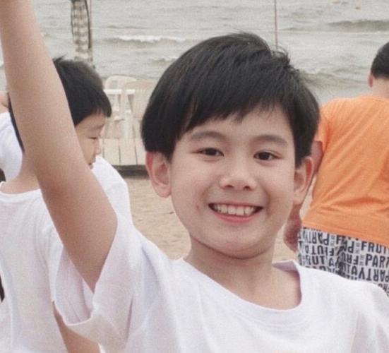 胡先煦近照曝光面部明显消瘦少年长大成人十八变