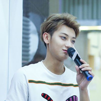 黄子韬头像大全 黄子韬的最新帅气图片