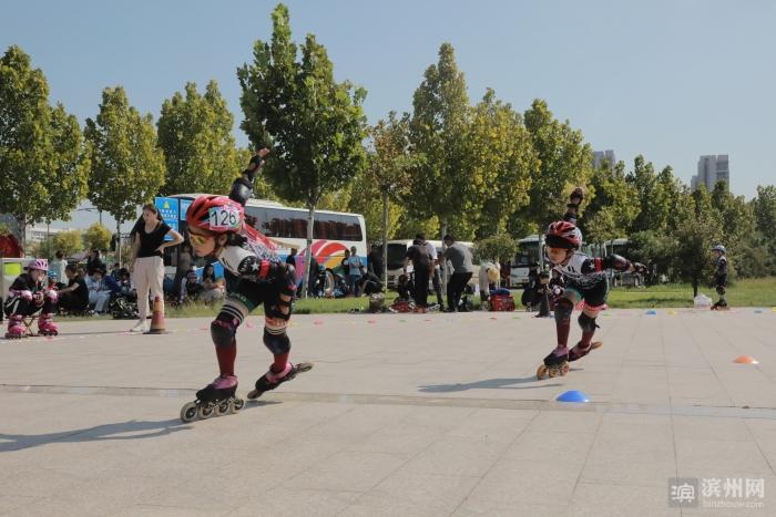 滨州180名轮滑小将齐聚全民健身运动会 上演"速度与激情"