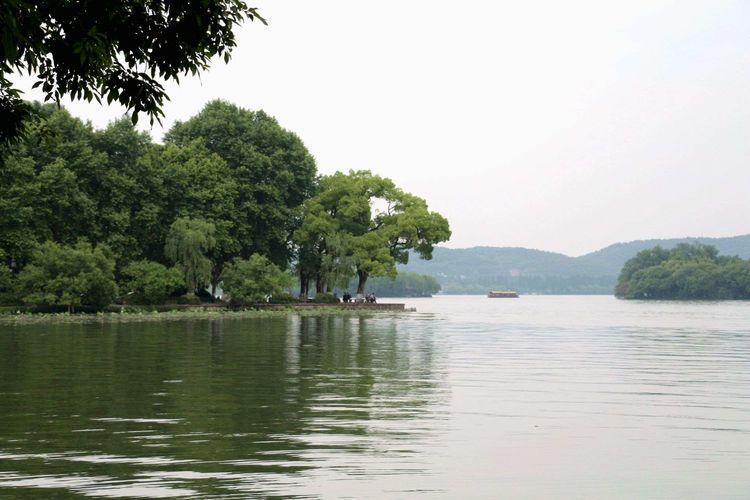 西湖山水还依旧