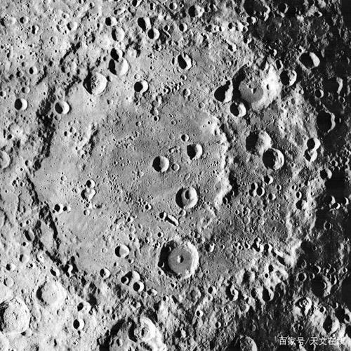 你有没有发现月球上的陨石坑都是圆形的,这是为什么?