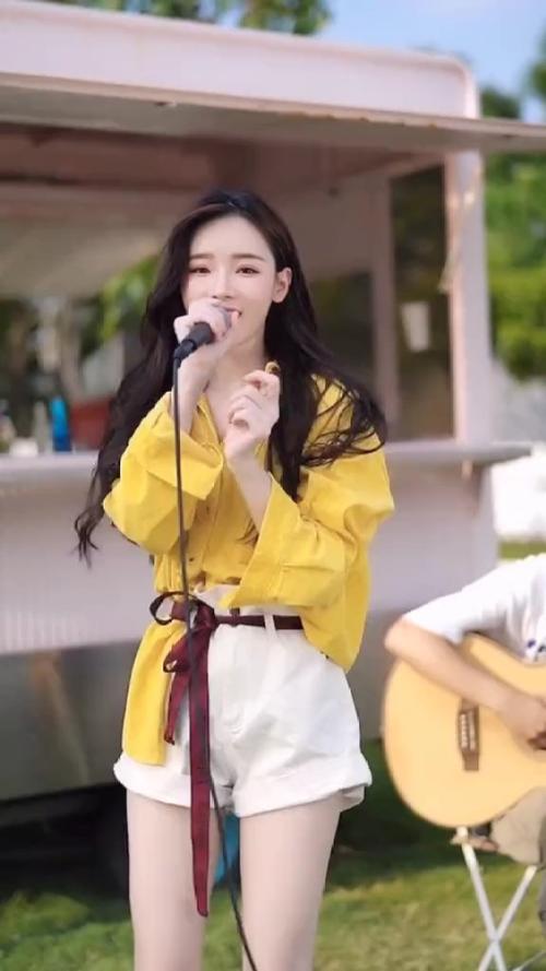 戴羽彤翻唱动态壁纸