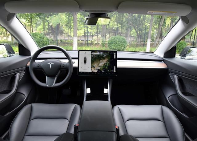 特斯拉不敢怠慢中国市场,推出model3长续航版,补贴后34万起