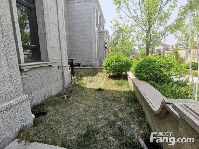 海尔绿城玺园别墅一套 五室 前后 院子280平米 一方田园