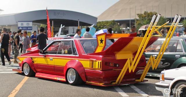 但是有个问题,现在日本的年轻人都不爱买车了,暴走族的规模也在迅速