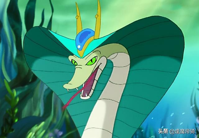 小鲤鱼历险记里赖皮蛇跟老巨鳌争夺龙角三头凤为何不帮忙