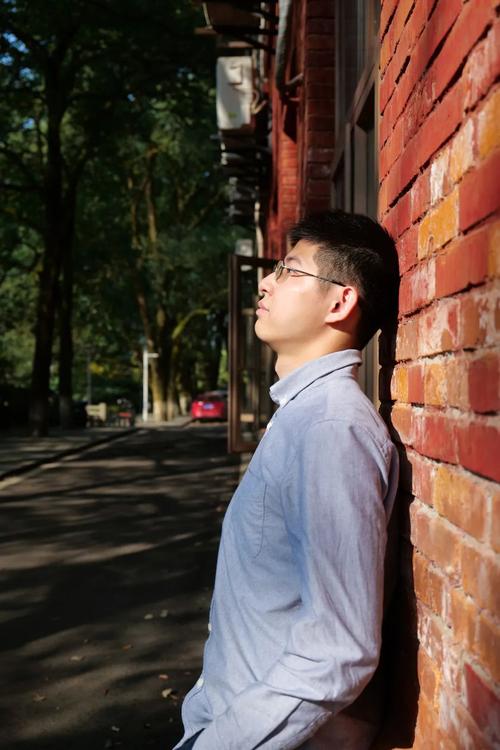 陈浩然,男,重庆邮电大学光电工程学院/重庆国际半导体学院微电子科学