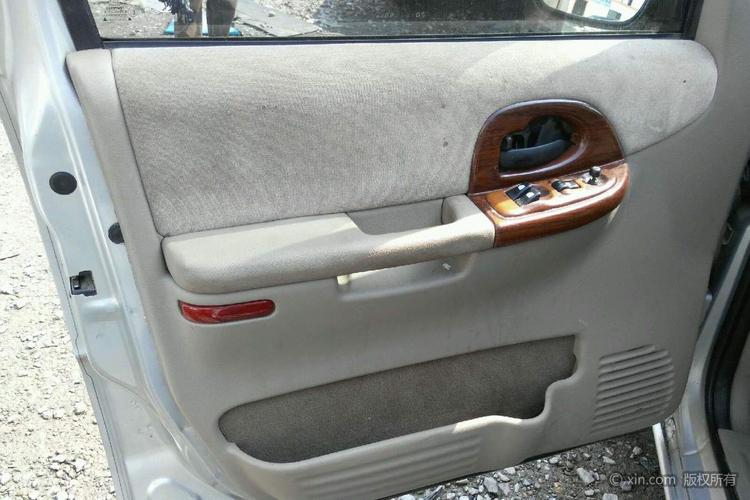 别克gl8左前门板